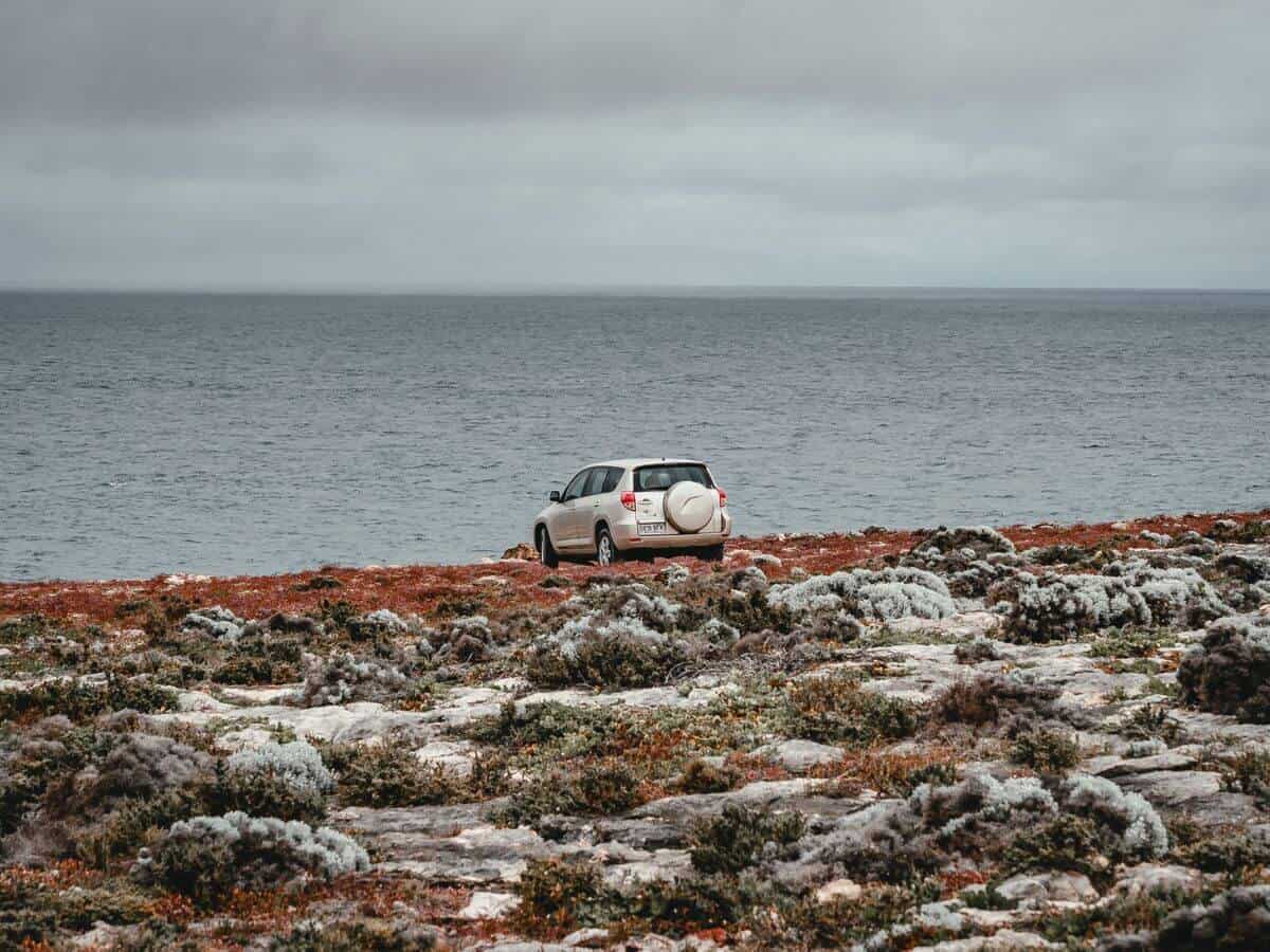 AWD vehicle near the the cliffs edge at Whalers Way