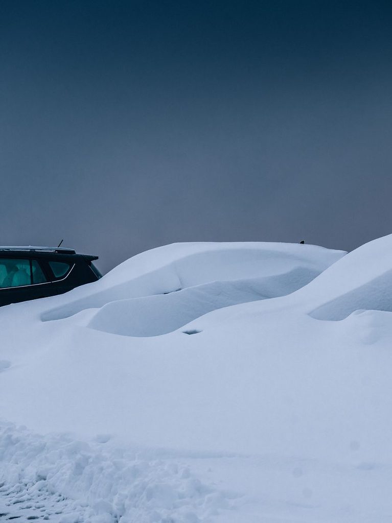 Does it snow in Australia? Cars at falls creek covered in snow winter 2022. 