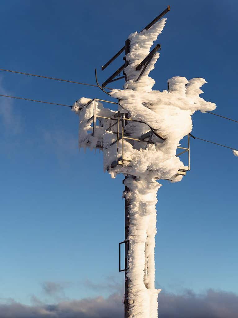 Built up of snow on lift tower at Falls Creek - Does it snow in Australia? 